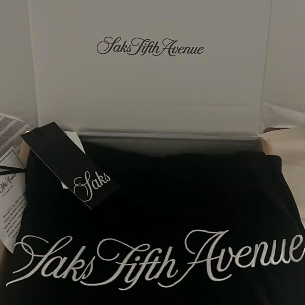 Saks Fifth Avenue Black Short Sleeve Tee